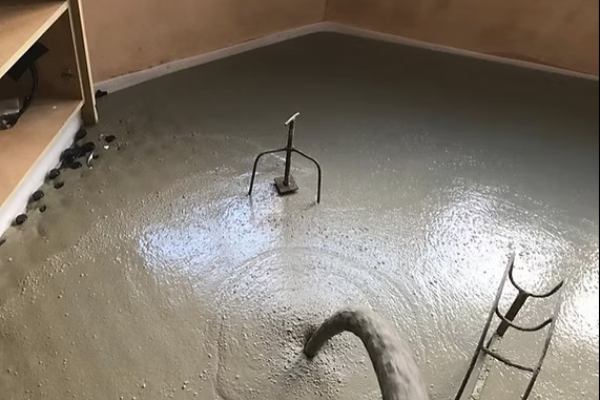 Liquid screed floor